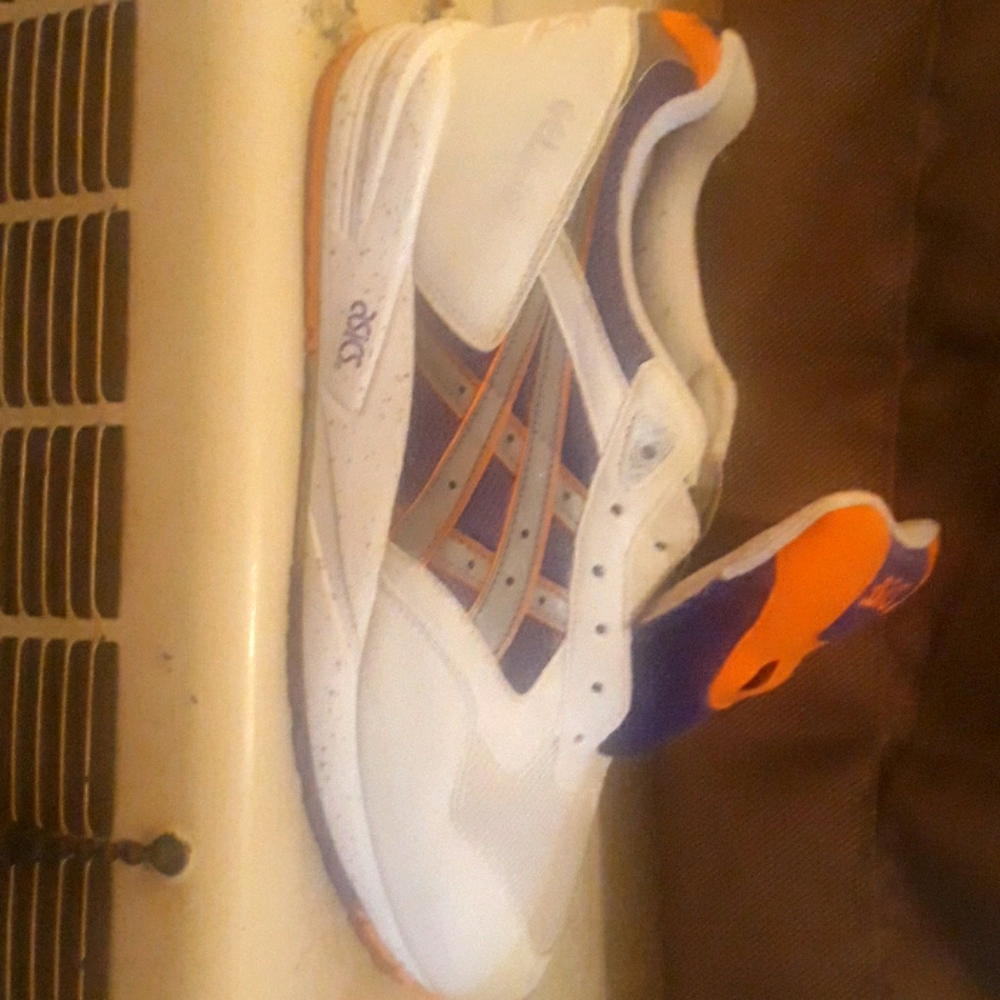 Asics gel-saga white/light gray and white orange